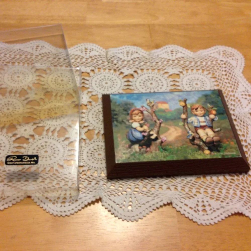 Vintage Hummel wall plaque, from ars and Renner Davis